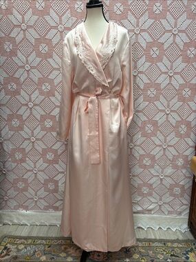 Vanity Fair Pink Satin Robe Size L